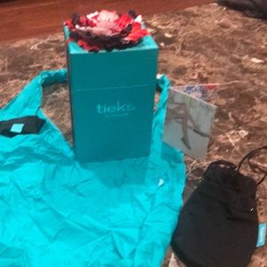 Tieks Box with Limited Edition Flower! 🌸 🇺🇸